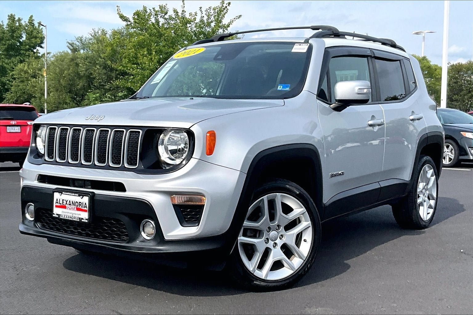 Used 2021 Jeep Renegade Latitude AWD/4WD image 1