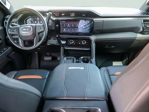 Used 2025 GMC Sierra 2500 AT4 w/ AT4 Premium Plus Package AWD/4WD image 28