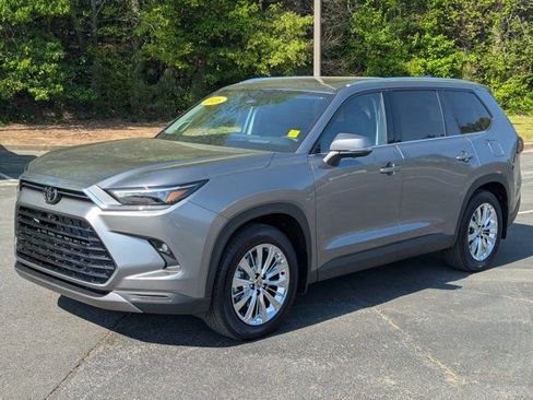 Used 2026 Toyota Grand Highlander Platinum image 3