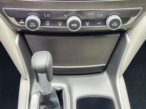 Used 2018 Honda Accord LX image 13