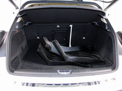 Used 2020 Mercedes-Benz GLA 250 4MATIC image 23