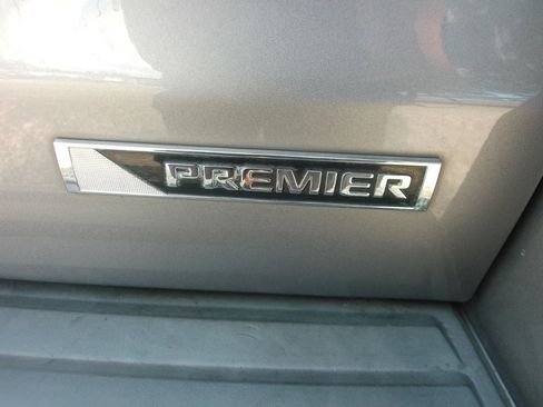 Used 2018 Chevrolet Suburban Premier RWD image 51