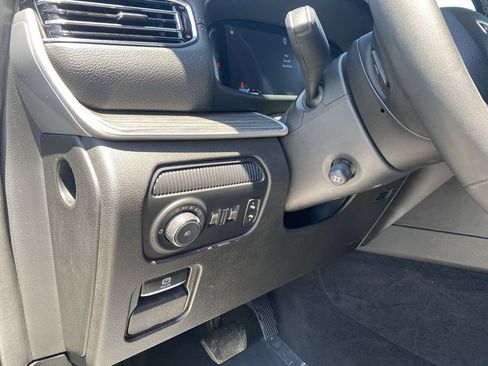 Used 2024 Jeep Wagoneer L Series II w/ Flexible Seating Group AWD/4WD image 18