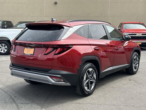 Used 2025 Hyundai Tucson SEL image 2