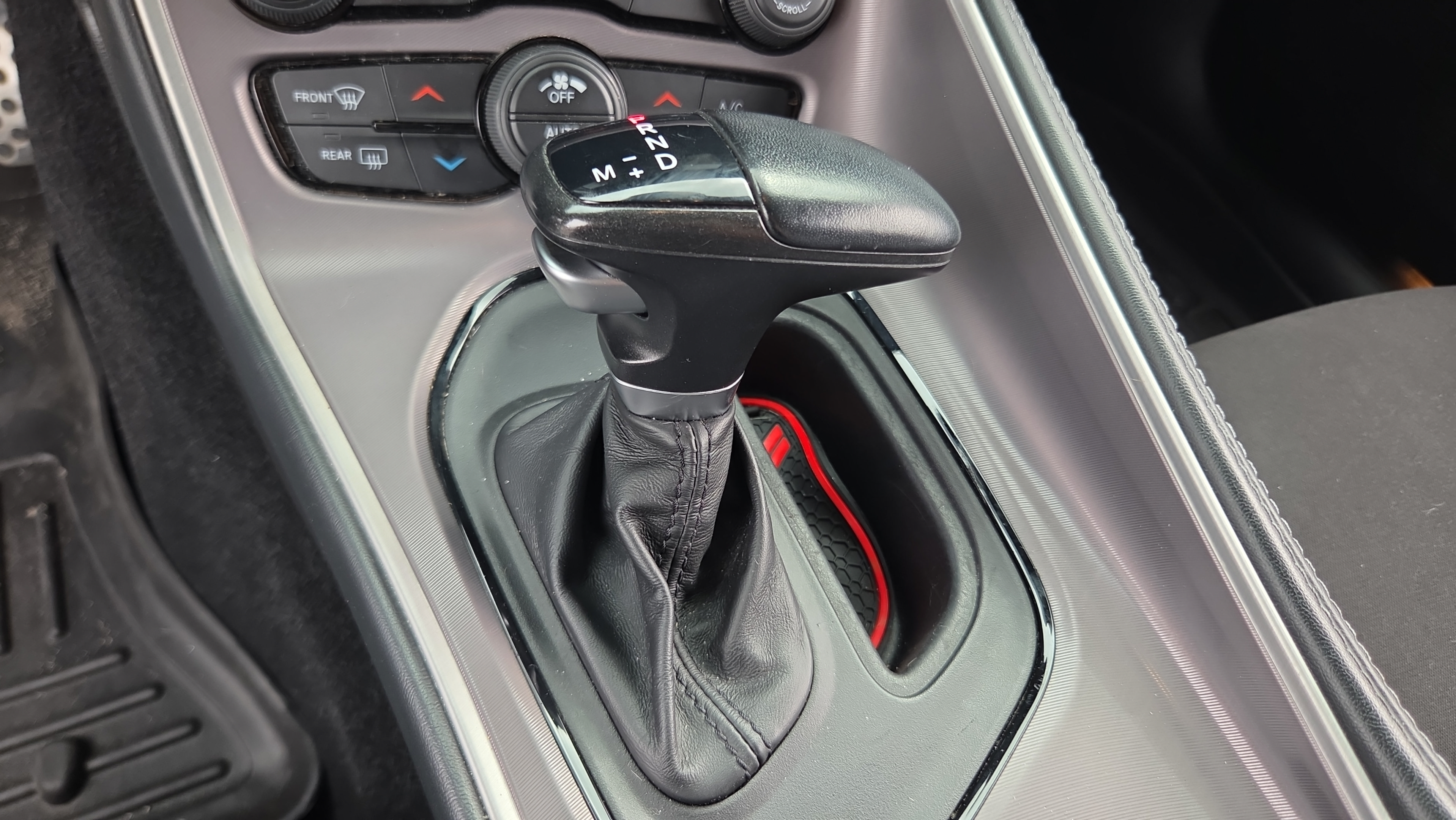 Used 2022 Dodge Challenger R/T w/ Blacktop Package RWD image 22