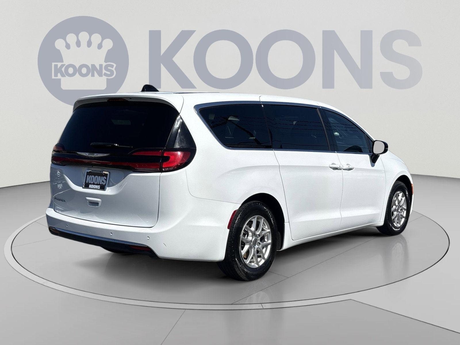 Used 2025 Chrysler Pacifica Select FWD image 7