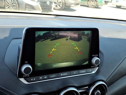Used 2024 Nissan Sentra SV FWD image 10