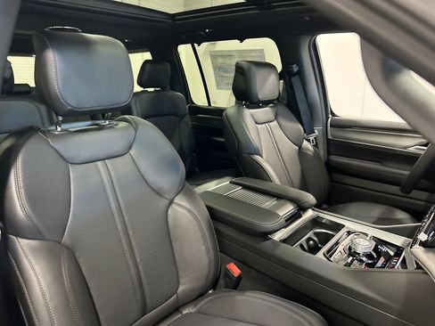 New 2026 Jeep Grand Wagoneer Limited AWD/4WD image 35