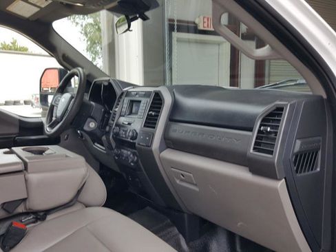 Used 2020 Ford F350 XL w/ Power Equipment Group image 10