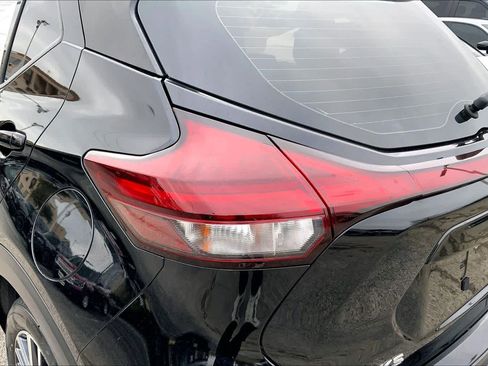 Used 2023 Nissan Kicks SV image 25