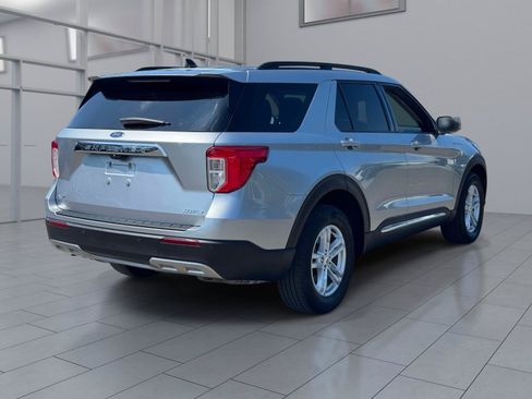 Used 2021 Ford Explorer XLT w/ Equipment Group 202A AWD/4WD image 6