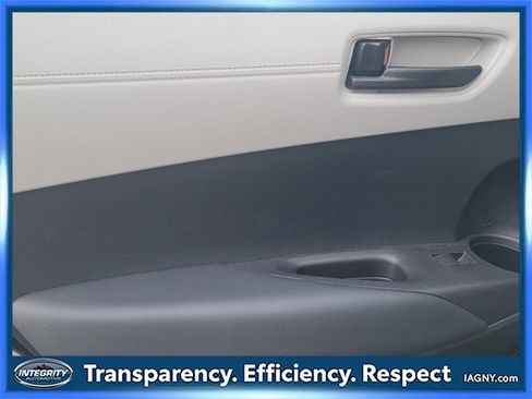 Used 2024 Toyota Corolla Cross L image 11