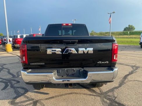 Used 2025 RAM 2500 Big Horn w/ Safety Group AWD/4WD image 5