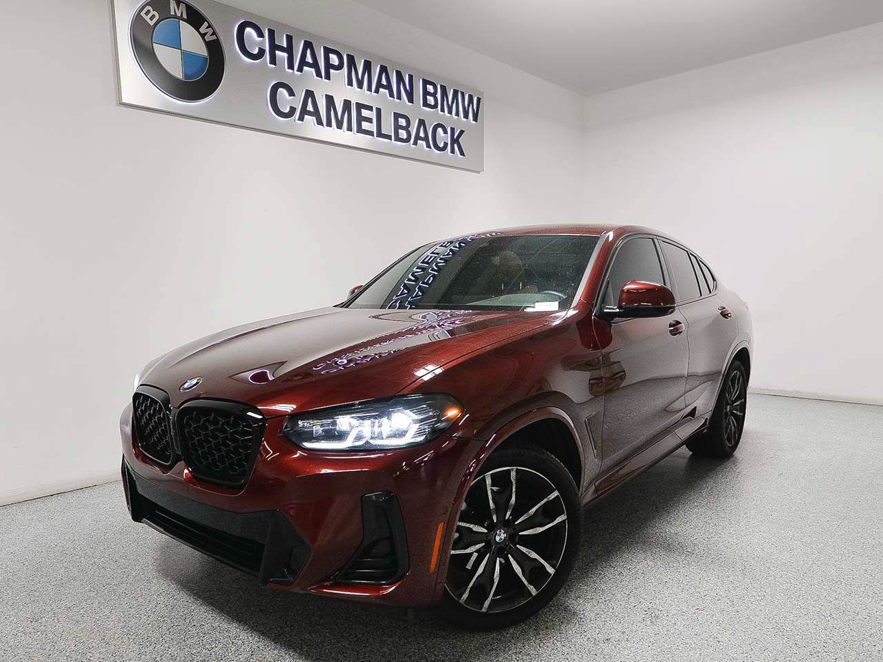 Used 2025 BMW X4 xDrive30i w/ M Sport Package AWD/4WD image 1