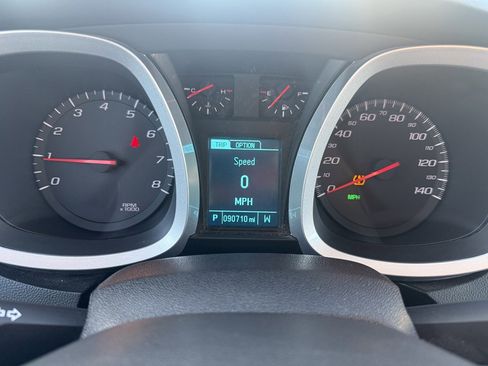 Used 2017 Chevrolet Equinox LT w/ Convenience Package image 18