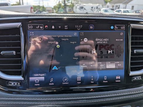 Used 2022 Chrysler Pacifica Touring-L w/ Uconnect Theater Family Group FWD image 66