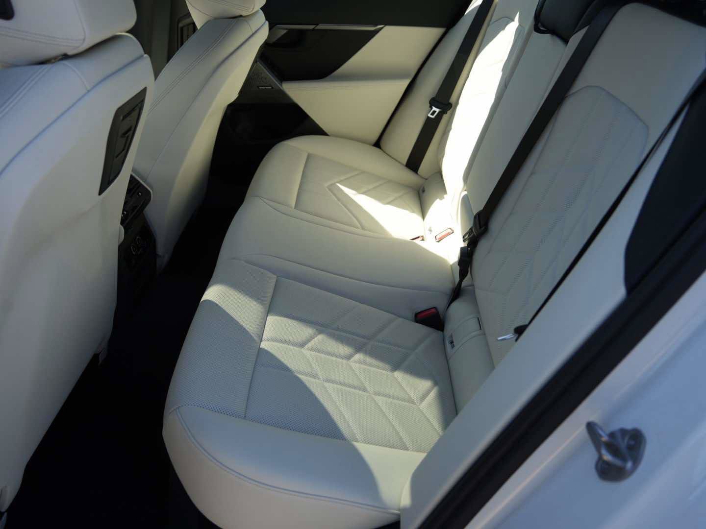 Used 2026 BMW 530i RWD image 11