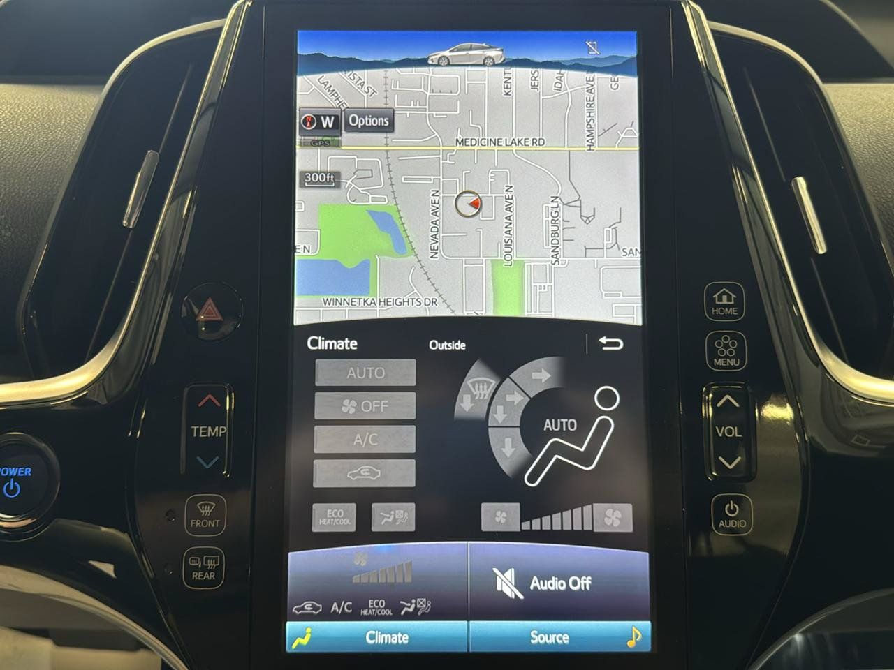 Used 2022 Toyota Prius Prime XLE FWD image 14