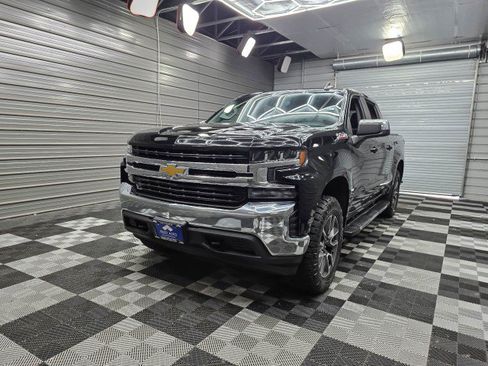 Used 2021 Chevrolet Silverado 1500 LT w/ Z71 Off-Road Package AWD/4WD image 42
