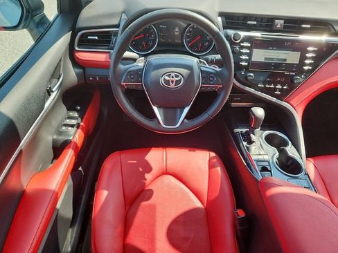 Used 2019 Toyota Camry XSE FWD image 7