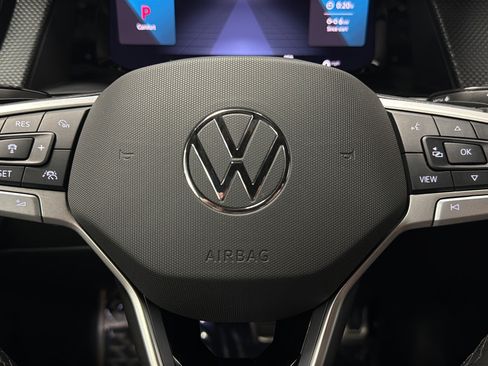 Used 2024 Volkswagen Atlas Cross Sport SEL R-Line AWD/4WD image 16