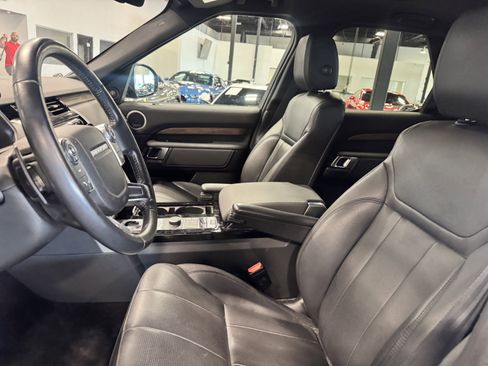 Used 2018 Land Rover Discovery HSE image 26