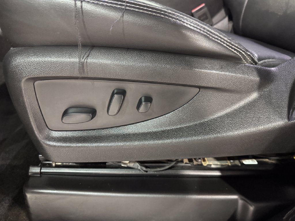 Used 2018 GMC Sierra 3500 SLE w/ SLE Preferred Package AWD/4WD image 18