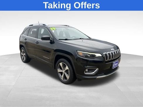 Used 2019 Jeep Cherokee Limited image 1