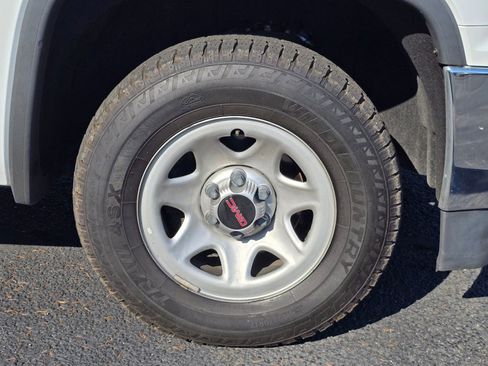 Used 2018 GMC Sierra 1500 2WD Regular Cab image 9