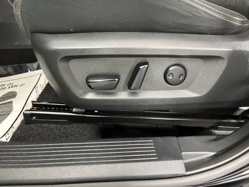 Used 2024 Nissan Rogue SV FWD image 33