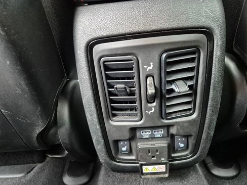 Used 2024 Dodge Durango GT image 11