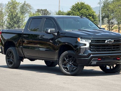 Used 2023 Chevrolet Silverado 1500 LT Trail Boss w/ LT Trail Boss Premium Package AWD/4WD image 1