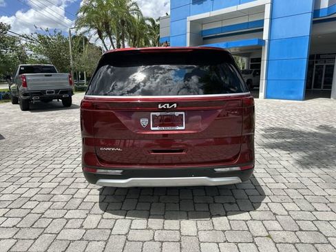 Used 2024 Kia Carnival LX FWD image 16
