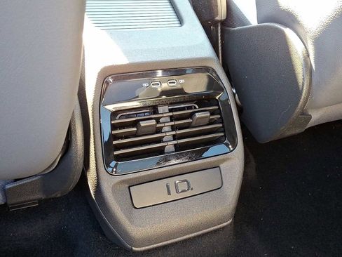 Used 2022 Volkswagen ID.4 Pro S image 27