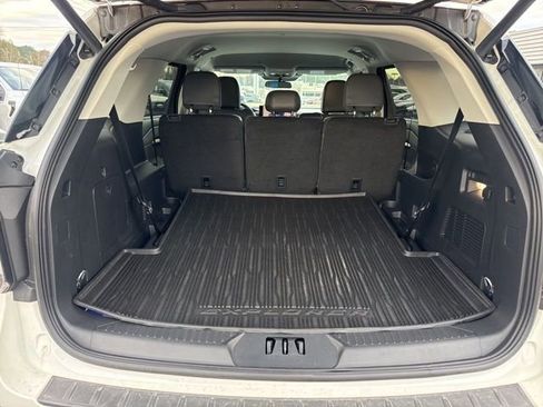 Used 2025 Ford Explorer Active w/ Active Comfort Package image 14