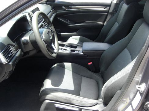 Used 2019 Honda Accord LX image 18