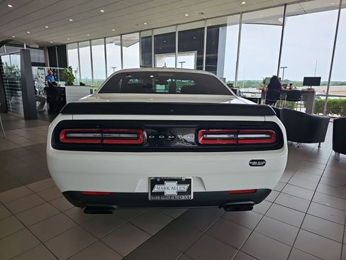 Used 2019 Dodge Challenger SRT Hellcat Redeye RWD image 3