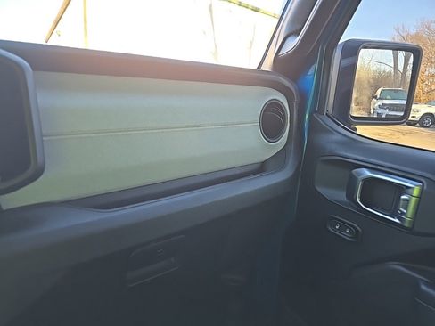 Used 2024 Jeep Wrangler Sport S image 24