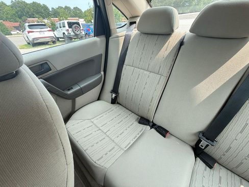 Used 2011 Ford Focus SE FWD image 34