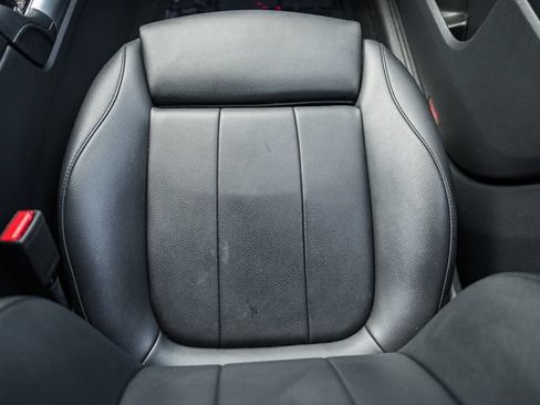 Used 2021 Mercedes-Benz GLB 250 4MATIC image 33