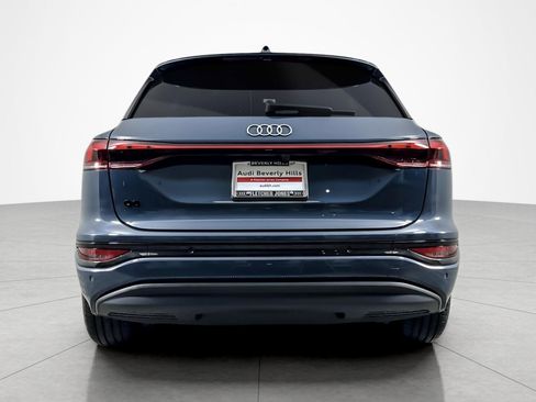 Used 2025 Audi Q6 e-tron Premium w/ Convenience Package image 4