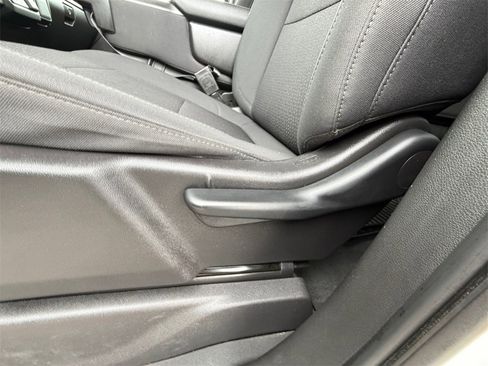 Used 2022 Chevrolet Silverado 1500 Custom w/ Safety Confidence Package image 10