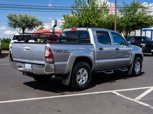 Used 2015 Toyota Tacoma PreRunner w/ TRD Off-Road Package RWD image 5