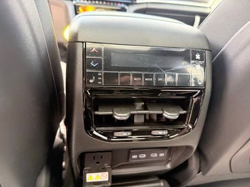 New 2026 Jeep Grand Cherokee L Limited w/ Limited Altitude Package image 17