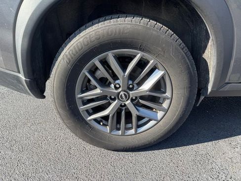 Used 2023 Nissan Rogue S image 10