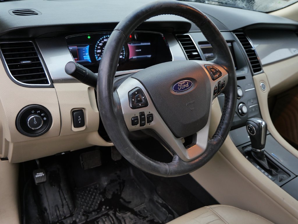 Used 2015 Ford Taurus SEL w/ Equipment Group 201A FWD image 10