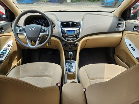 Used 2013 Hyundai Accent GLS w/ Premium Pkg FWD image 7
