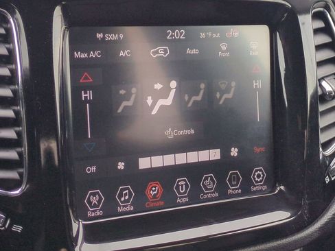 Used 2020 Jeep Compass Limited image 30