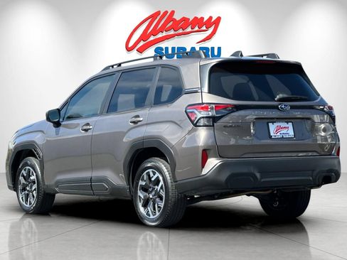 Used 2025 Subaru Forester Premium AWD/4WD image 7