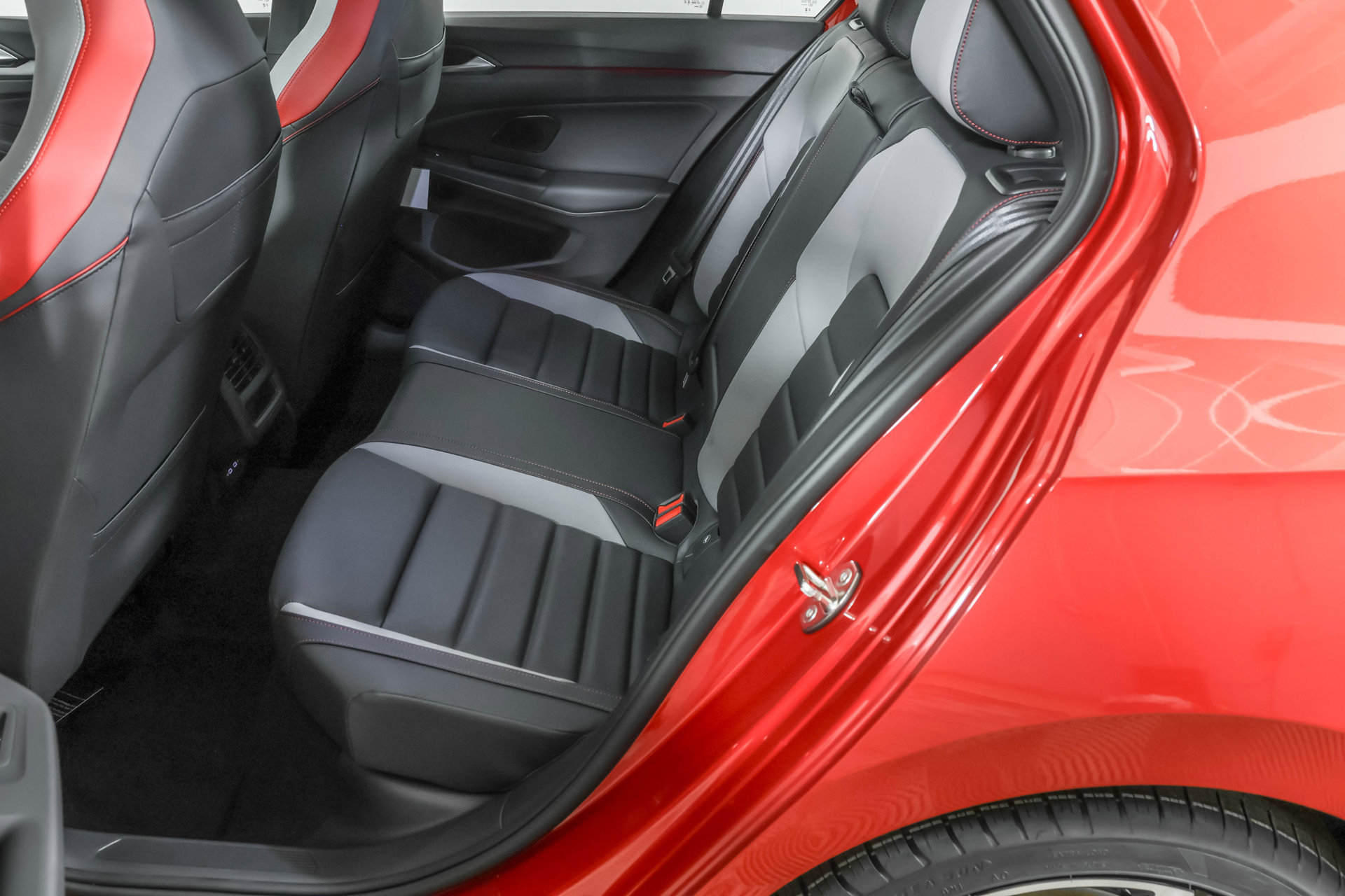 New 2026 Volkswagen GTI SE FWD image 35